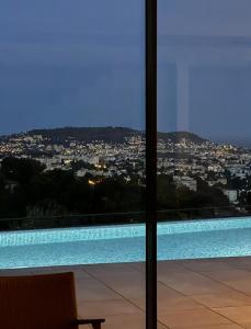 Villas Contemporary Villa with Sea View, Infinity Swimming pool, Gym , Cinema room,Lift : photos des chambres