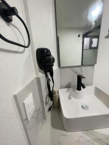 Pinar de la Calma, mini casa totalmente renovada estilo Loft Renovada muy bien ubicada dentro de la ciudad sin salir al periferico a solo 5 minutos del Parque Industrial Tecnologico II Sur de la Ciudad ITESO TecMilenio UVM