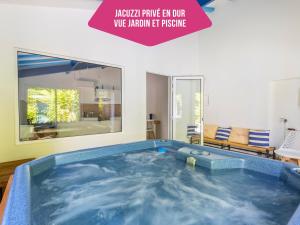Villas Escapade provencale - Cocon climatise avec jacuzzi privatif - Piscine et jardin partages - Proche Avignon et vignobles - Parking prive - Au calme : photos des chambres