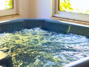 Villas Escapade provencale - Cocon climatise avec jacuzzi privatif - Piscine et jardin partages - Proche Avignon et vignobles - Parking prive - Au calme : photos des chambres