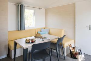Complexes hoteliers Camping Rouffignac-St-Cernin : photos des chambres