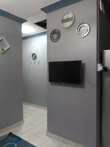 Crompton Apartment 786