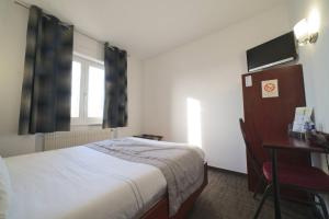 Hotels Logis Hotel & Restaurant Au Lion d'Or : Chambre Double