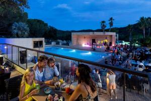 Complexes hoteliers Camping Le Muy : photos des chambres
