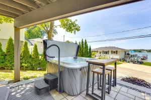 Swim and Fish! Lakefront Clarklake Apt with Hot Tub