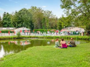 Complexes hoteliers Camping Touquin - 30min Disneyland : photos des chambres
