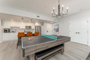 8 Br 6 Ba & 17 Beds, Best Amenities in Canmore