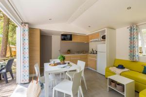 Complexes hoteliers Camping Saint-Palais-Sur-Mer : photos des chambres