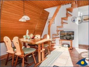 Reetdachhütte im Birkenhain