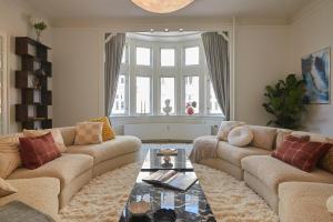 Huge Royal Luxury Apt with Private Balcony