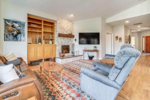 Golf and Mountain Views - Retreat in Clio