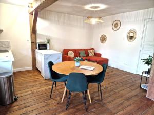 Appartements Charmant T2 avec Loggia vue montagne : photos des chambres