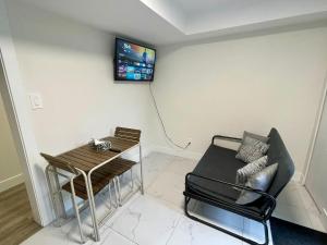 Budget friendly 2-Bed 1-Bath Suite