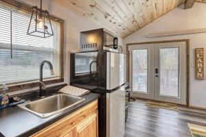 Cozy Creekside Retreat - Ubytování bez kategorie ve městě Keystone