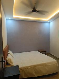 Shri Nath ji Paying guest House Near Kashi Vishwanath temple