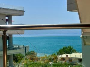 The Azure Vlora Apartment - Family Beachfront Apartment
