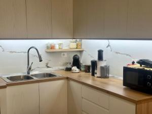 The Azure Vlora Apartment - Family Beachfront Apartment