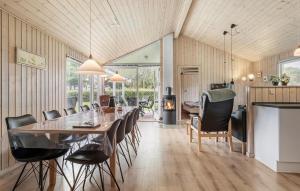 Beautiful Home In Børkop With Sauna