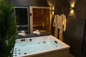 Linattendu - Escapade romantique et spa privatif - jacuzzi, sauna, hammam
