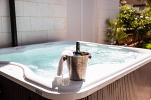 LUXURY MANDRE HOUSE Apartment II with Jacuzzi