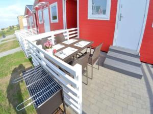 Single-story holiday homes, pool, playground