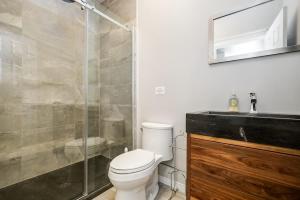 Extensive private luxury property - sleeps 25
