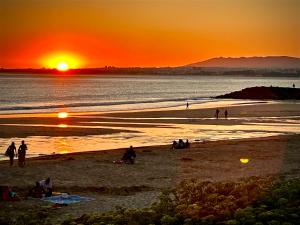 Frente práia 8ºandar-parking grátis-surf&naturismo