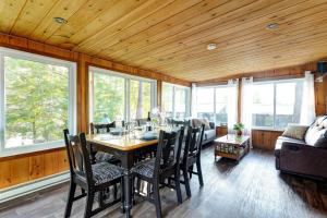 Glamping chalet on campsite Boat Lac Naviguable