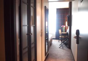 Hotels Mercure Angers Centre Gare : Suite Familiale - 2 Chambres Doubles Communicantes 