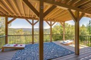 Hot Tub and Game Room Family Retreat in Groveland!