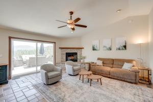 Hot Tub and Game Room Family Retreat in Groveland!