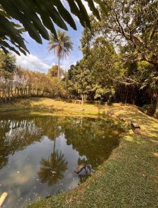 Casa de Campo com Lago e Jardim - Pet-Friendly