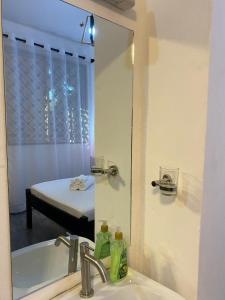 Fk homes executive studio with rooftop pool