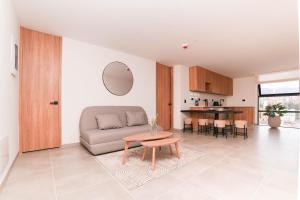 Metropolitan Living by HOUSY