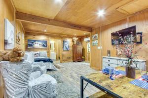 Hunt, Fish and Explore Tranquil Hideaway in Folsom!