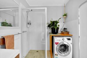 Diggers rest self contained tiny home with wifi