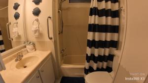 Coastal Adorable 1 bedroom 1 bath beach bungalow Located On Nettles Island