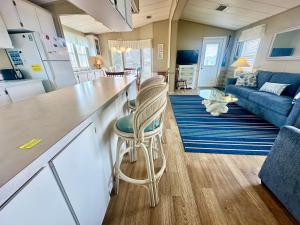 Coastal Bright 2 Bedroom 1 Bath Vacation Home On Nettles Island Resort N1034