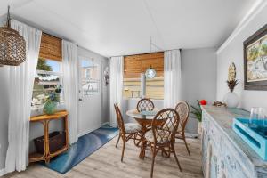 Coastal 2 Bedroom 2 Bath Beach House on Nettles Island N669