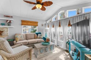 Coastal 2 Bedroom 2 Bath Beach House on Nettles Island N669