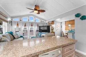 Coastal 2 Bedroom 2 Bath Beach House on Nettles Island N669