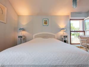 B&B / Chambres d'hotes Chambre Bleue Lumineuse et Climatisee - FR-1-591-672 : photos des chambres