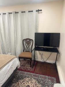 Dunbar Guest Home close downtown Vancouver, UBC and store