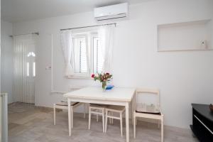 Apartments by the sea Stara Novalja, Pag - 9725