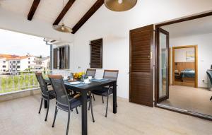 2 Bedroom Lovely Apartment In Malinska 