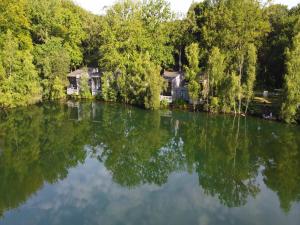 Duplex in Tournai by Fouage Pond