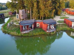 Vacation House in Tournai Award-Winning Park