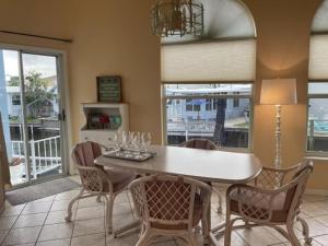 Intracoastal Canal Front Gorgeous 3 Bedroom 2 Bathroom Home On Nettles Island Resort