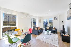 Canary Cityscape- stylish 3 bedroom apartment