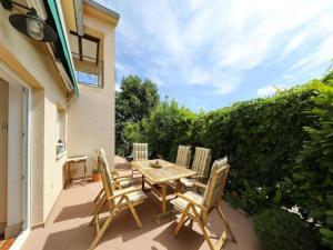 Holiday Home Mirta - Three Bedroom Holiday Home with terrace
